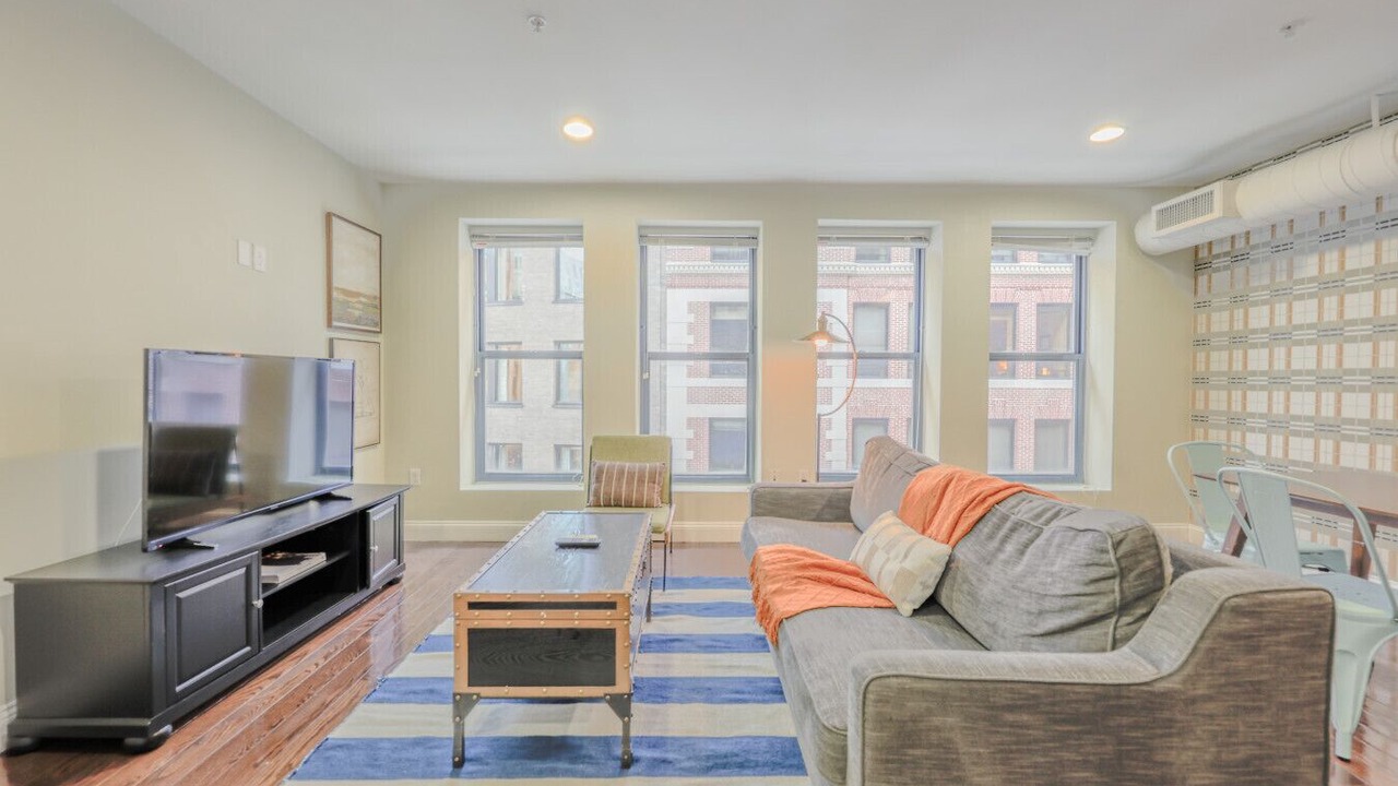 Photo of Livingroom in Downtown Boston