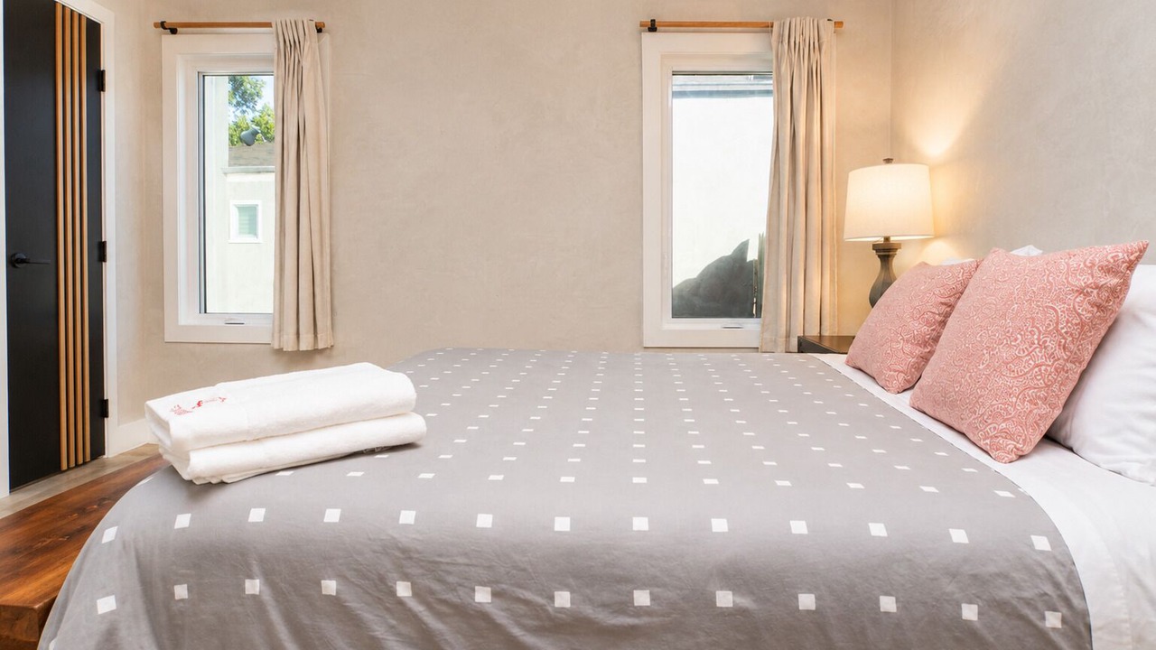 Photo of Bedroom in Burbank