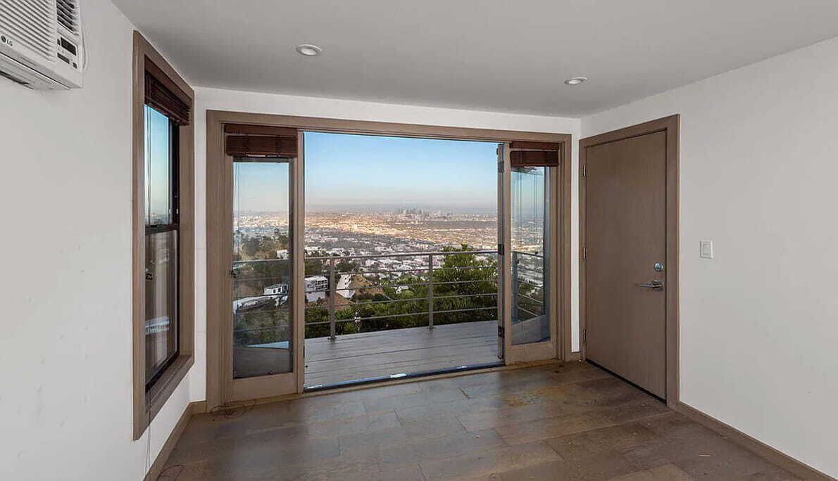 Photo of Others in Hollywood Hills West