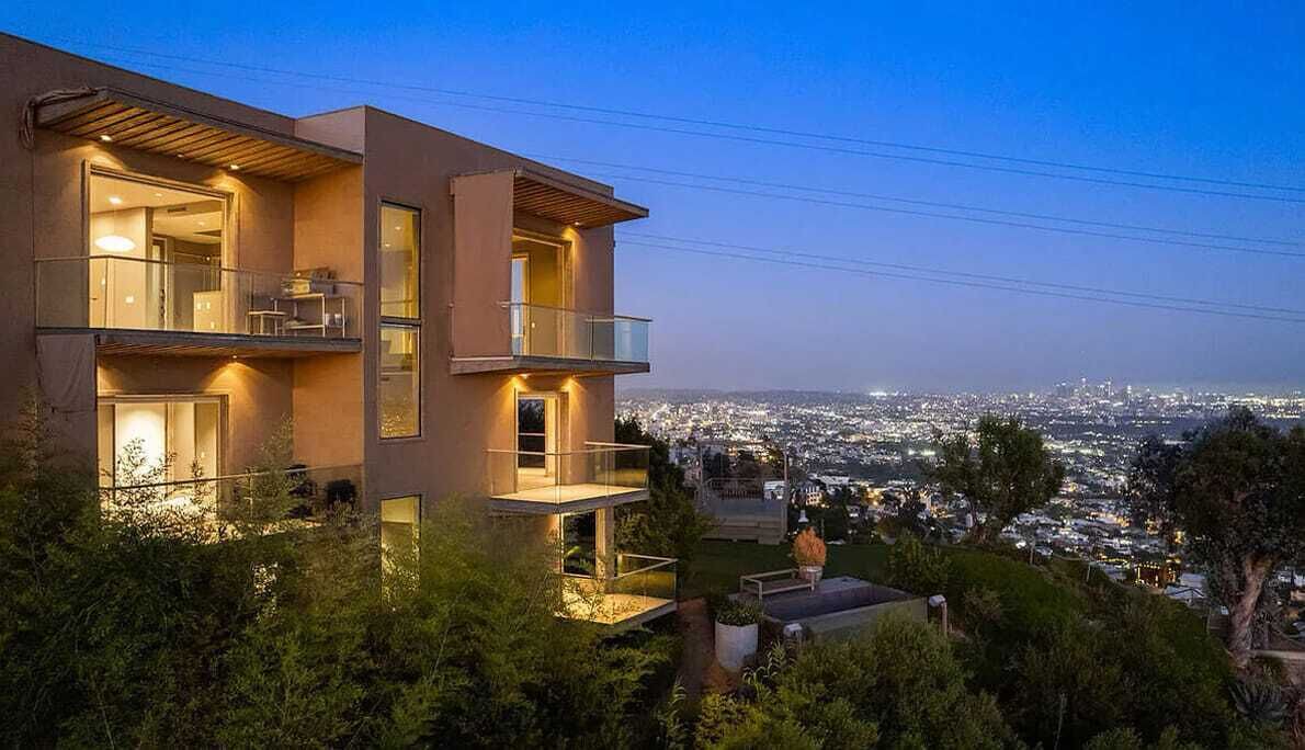 Photo of Outdoor in Hollywood Hills West