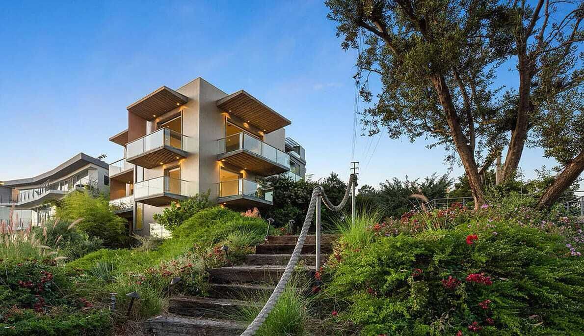 Photo of Outdoor in Hollywood Hills West
