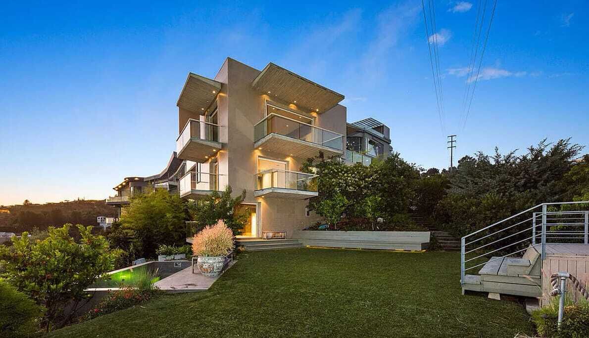Photo of Outdoor in Hollywood Hills West