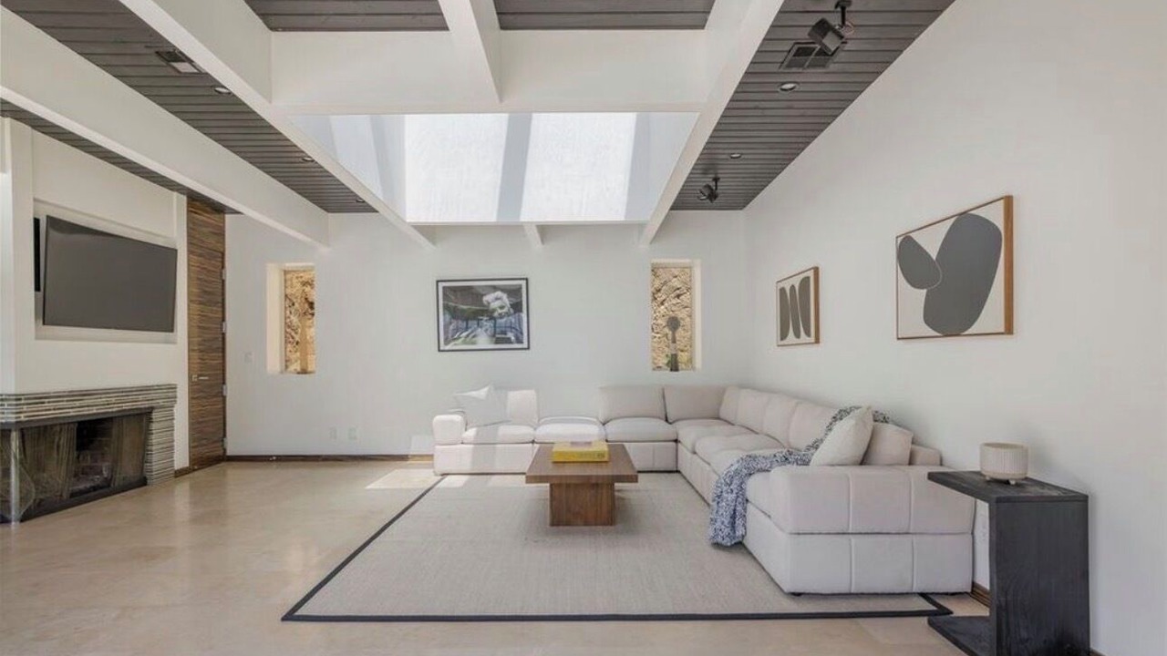 Photo of Livingroom in Hollywood Hills West