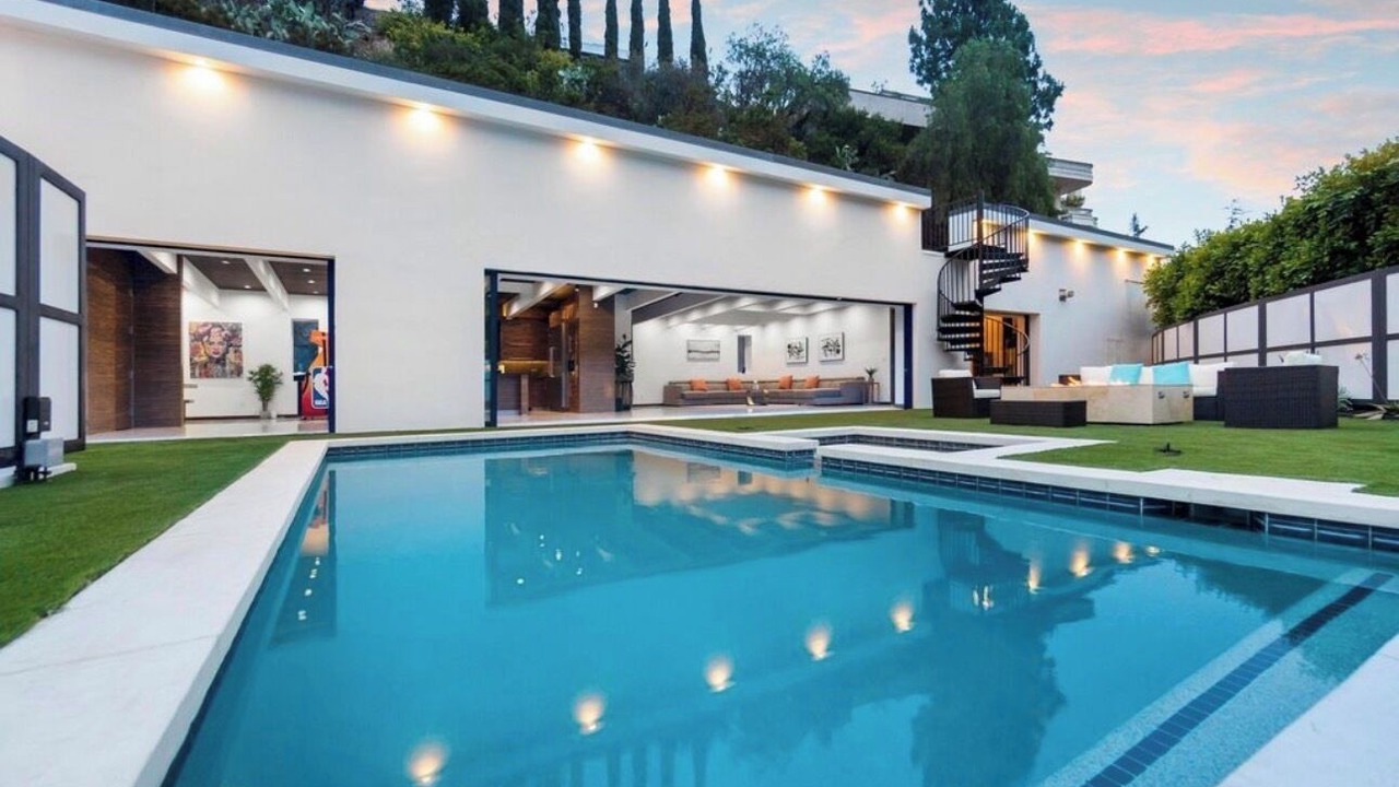 Photo of Outdoor in Hollywood Hills West