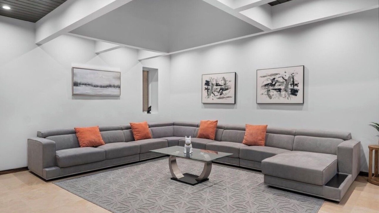 Photo of Livingroom in Hollywood Hills West