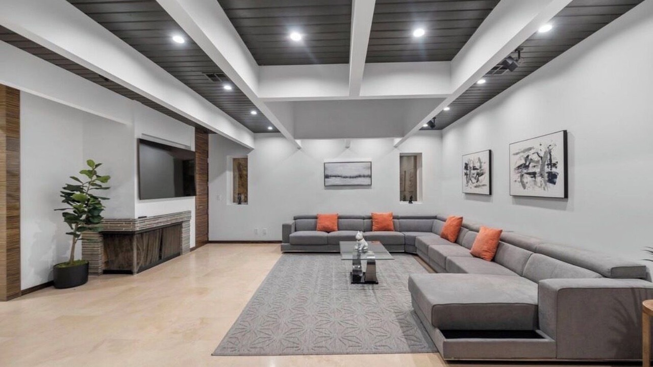 Photo of Others in Hollywood Hills West