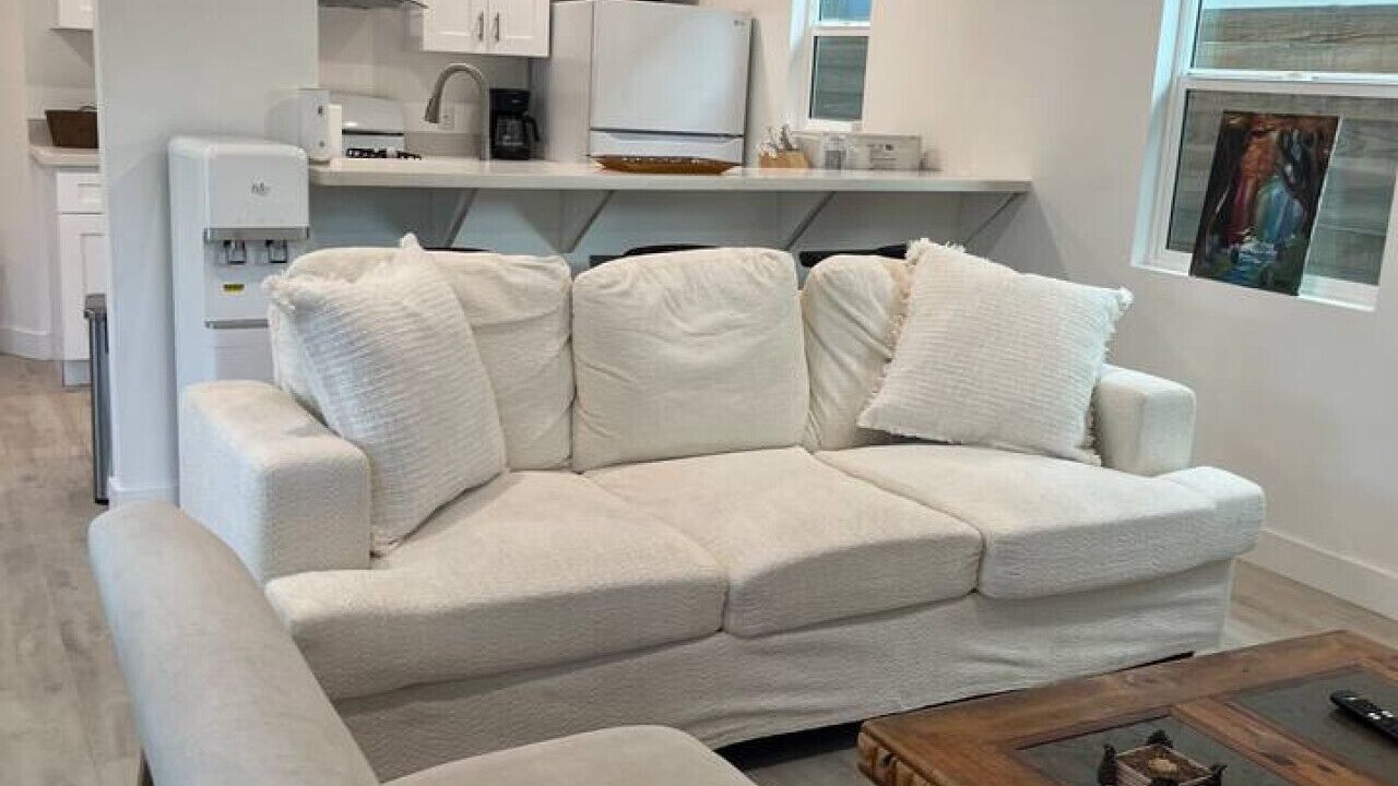 Photo of Livingroom in Woodland Hills