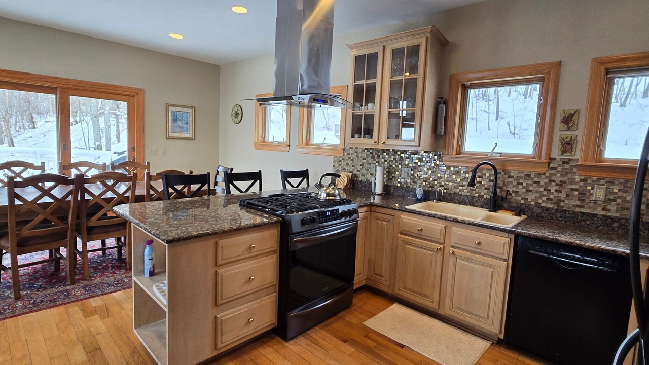 Photo of Kitchen in Mountainside