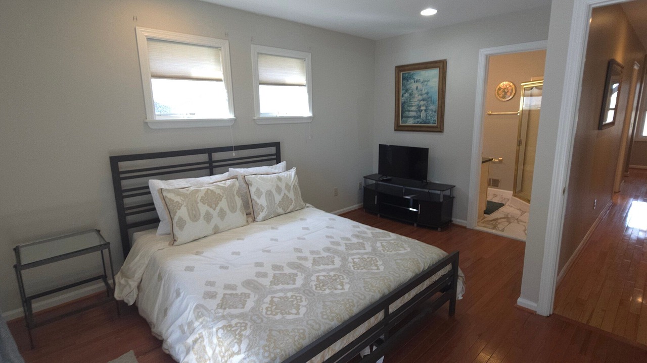 Photo of Bedroom in Mountainside