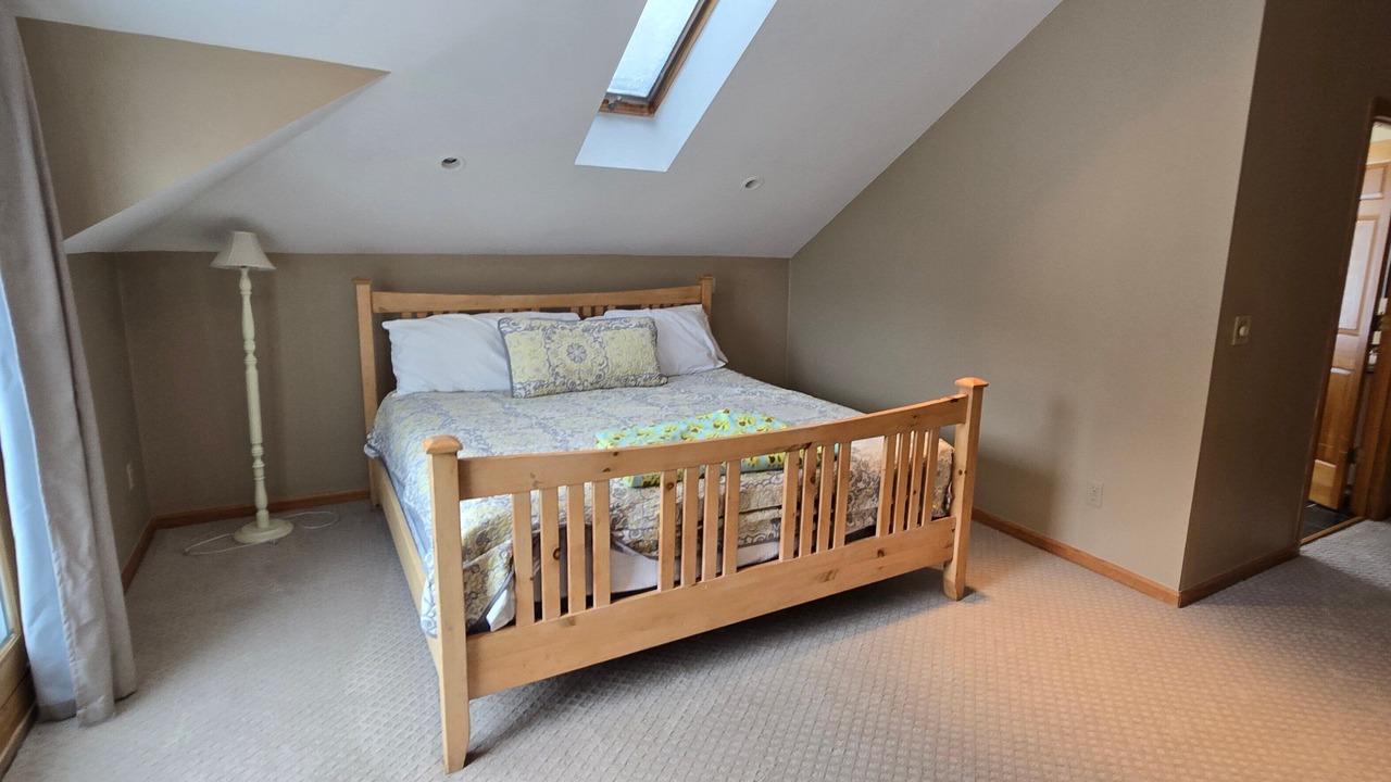 Photo of Bedroom in Mountainside