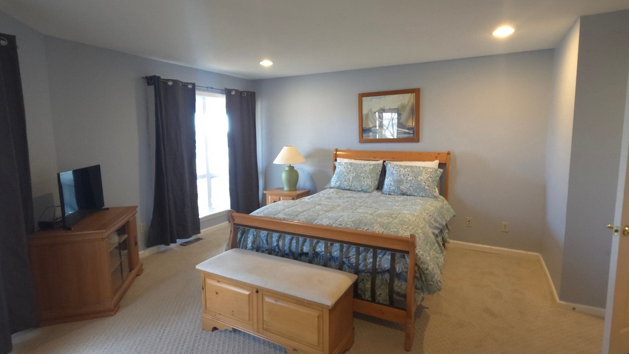 Photo of Bedroom in Mountainside