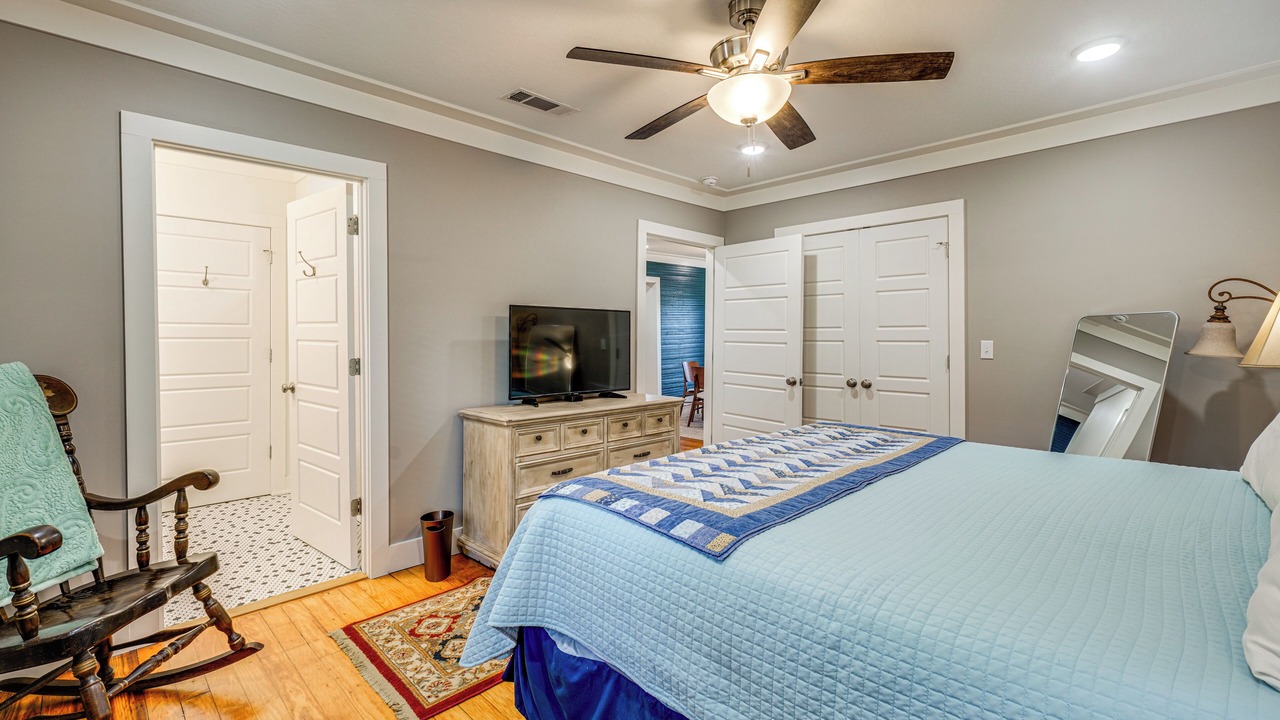 Photo of Bedroom in Laurel