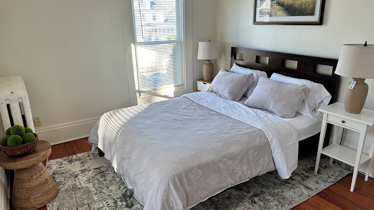 Photo of Bedroom in Summit - University