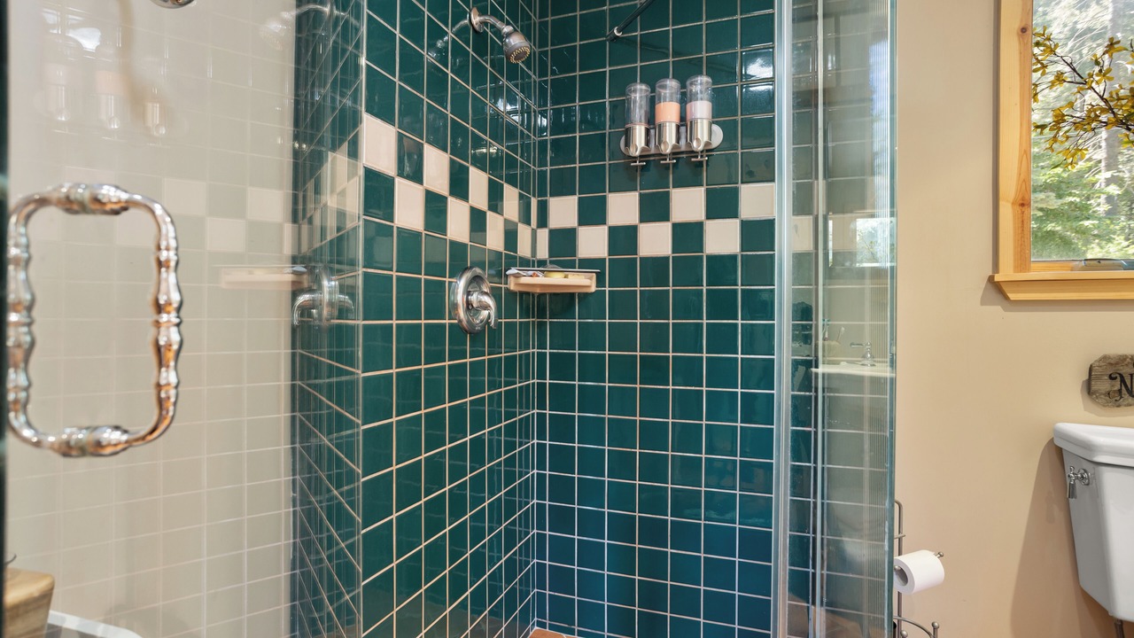 Photo of Bathroom in Crest Estates