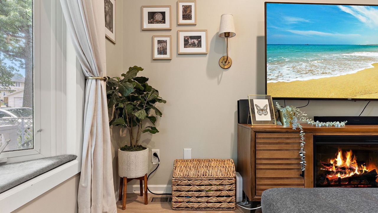 Photo of Bedroom in Summit - University