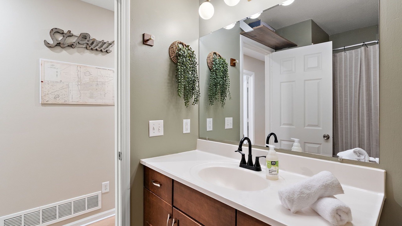 Photo of Bathroom in Summit - University