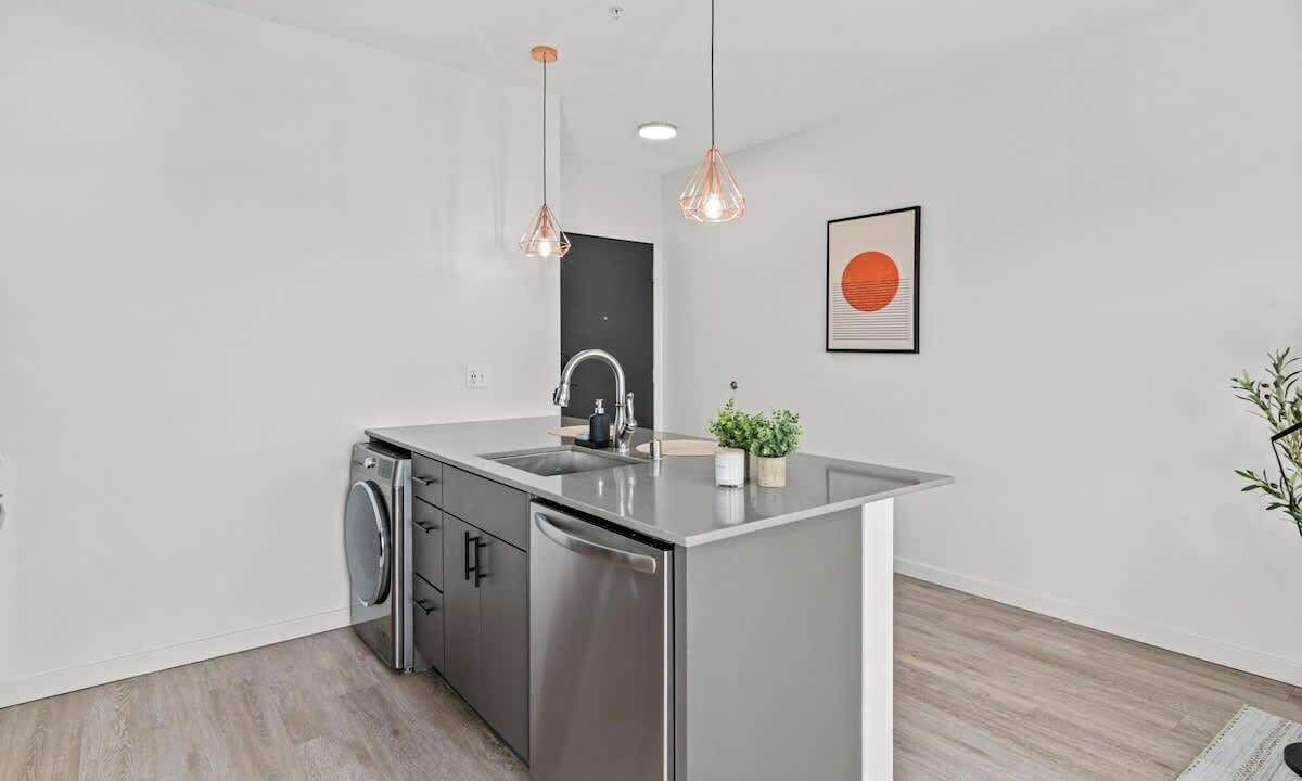 Photo of Kitchen in Lyn-Lake