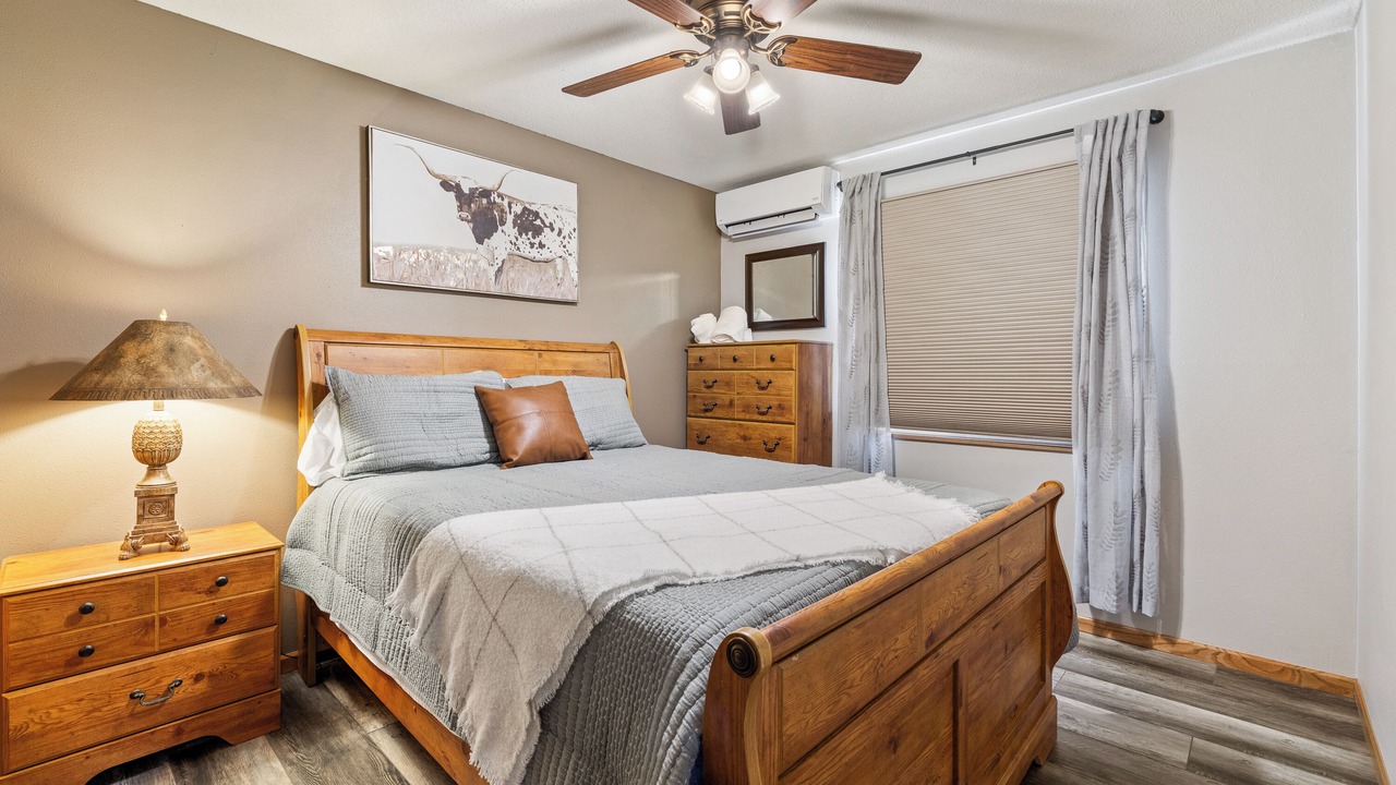 Photo of Bedroom in Colonial Pine Hills