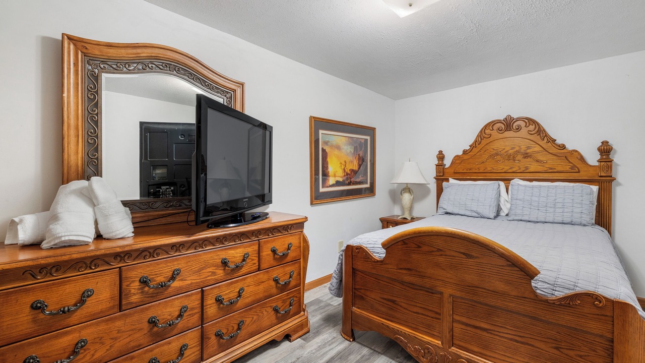 Photo of Bedroom in Colonial Pine Hills
