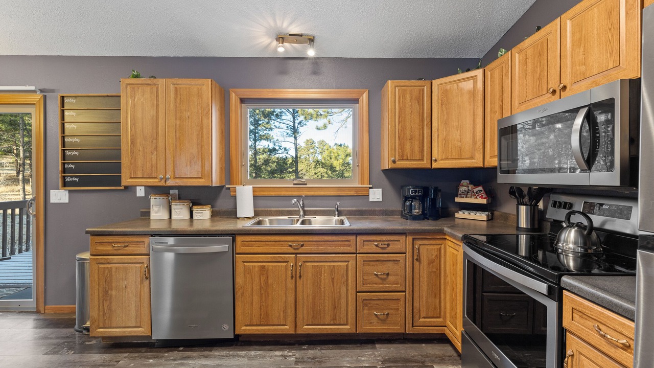 Photo of Kitchen in Colonial Pine Hills