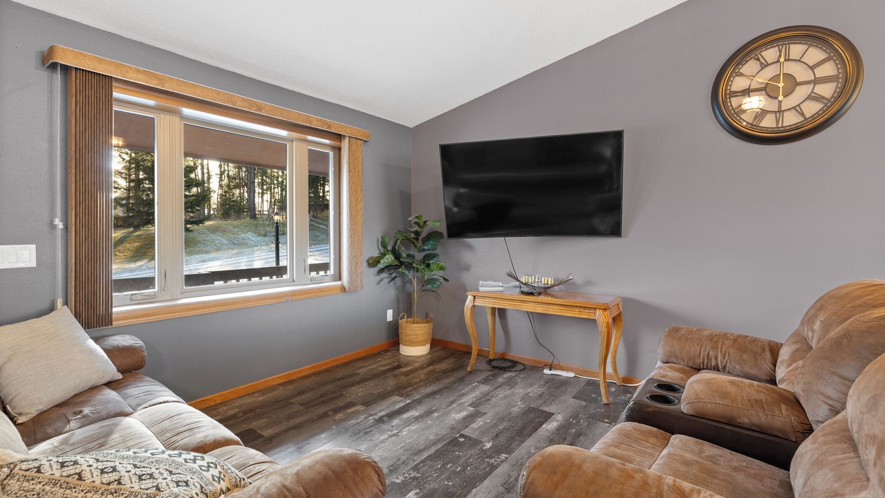 Photo of Livingroom in Colonial Pine Hills