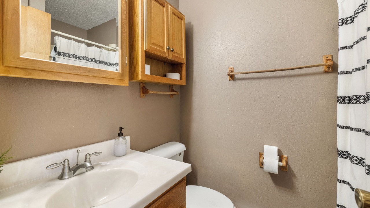 Photo of Bathroom in Colonial Pine Hills