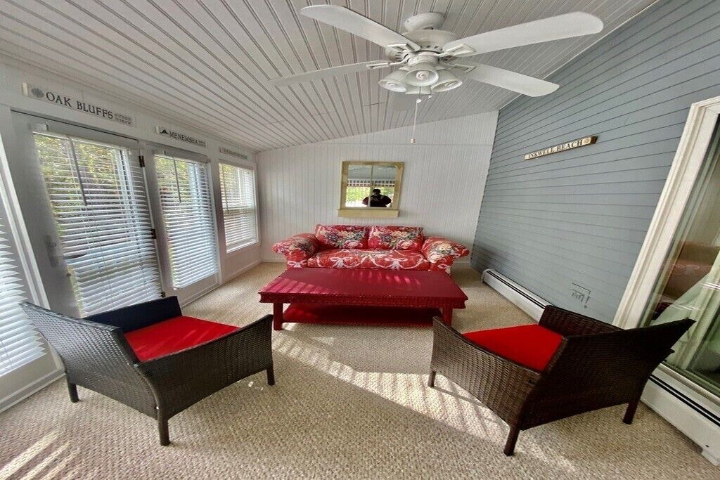 Photo of Livingroom in East Chop