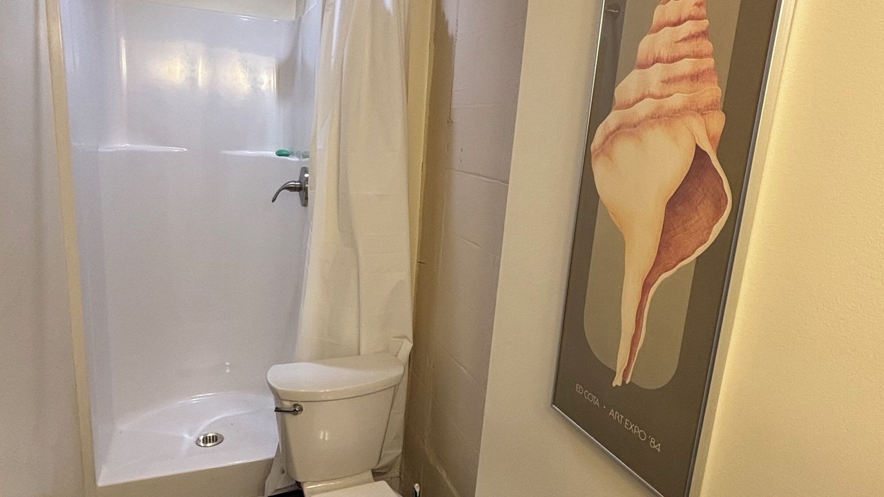 Photo of Bathroom in Oak View