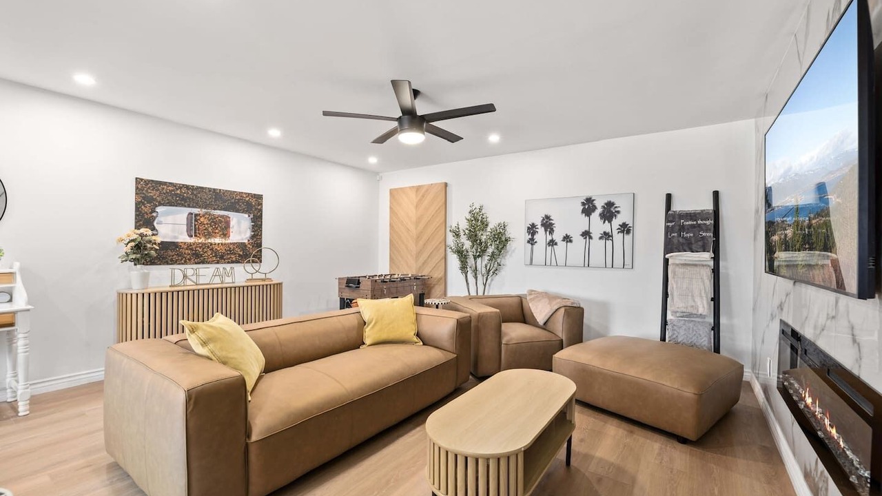 Photo of Livingroom in Simi Valley