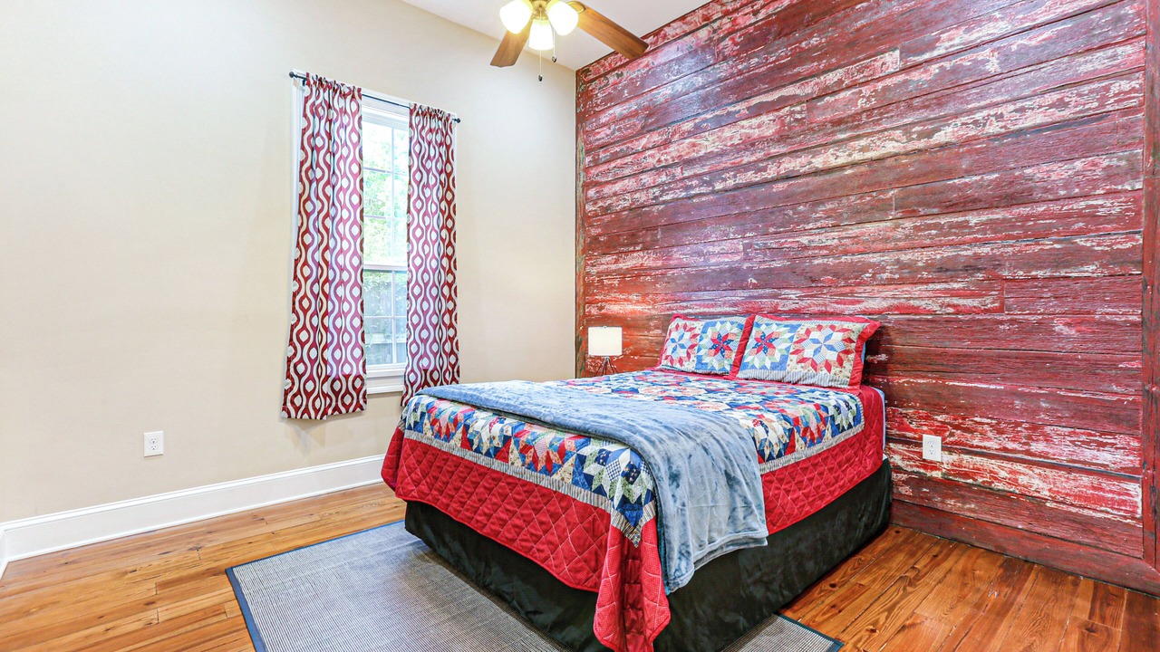 Photo of Bedroom in Seventh Ward