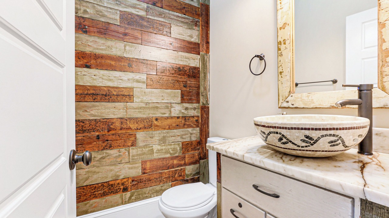 Photo of Bathroom in Seventh Ward