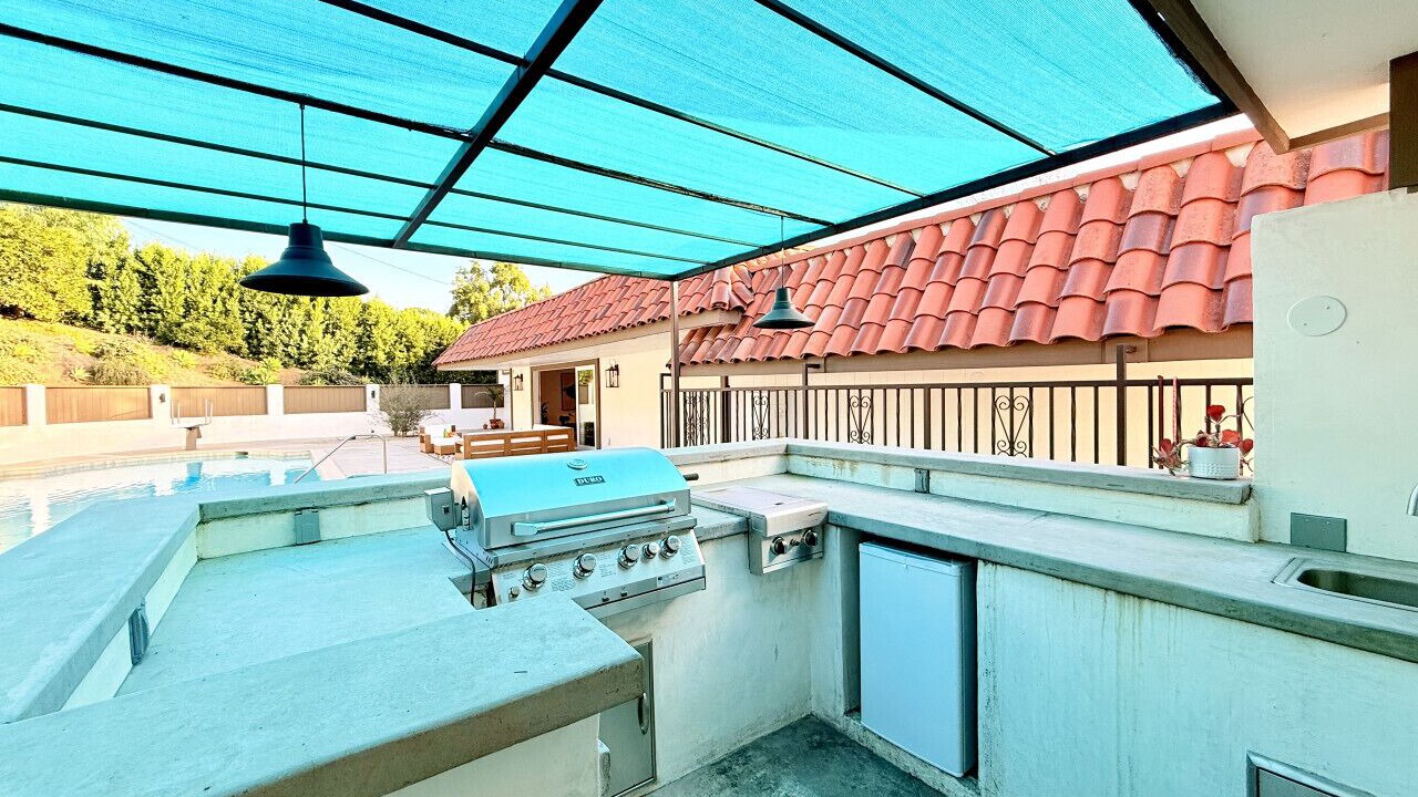 Photo of Outdoor in Meiners Oaks