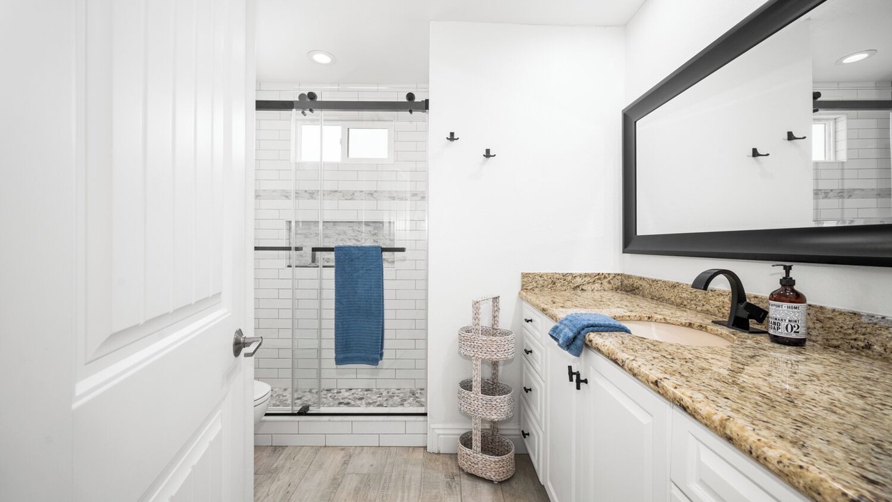 Photo of Bathroom in Balboa Peninsula