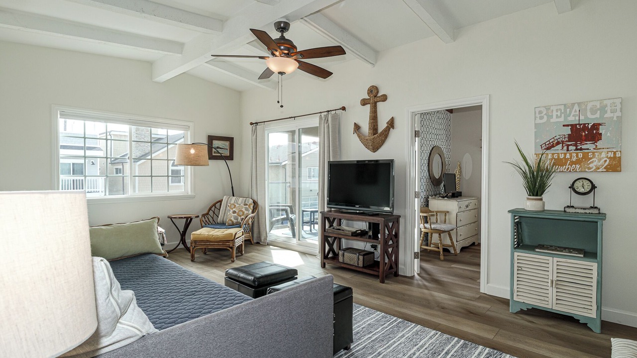 Photo of Livingroom in Silver Strand