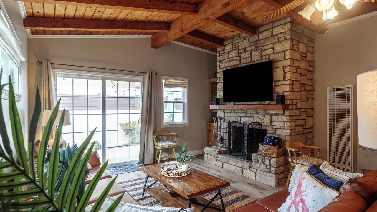 Photo of Livingroom in Silver Strand