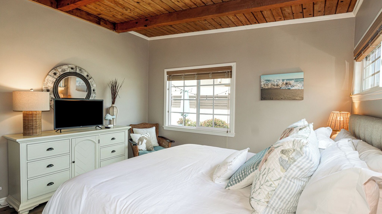 Photo of Bedroom in Silver Strand