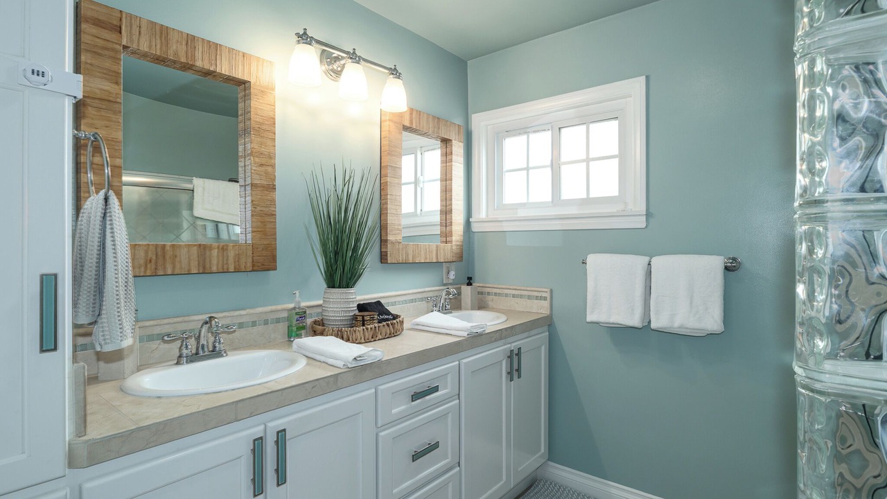 Photo of Bathroom in Silver Strand
