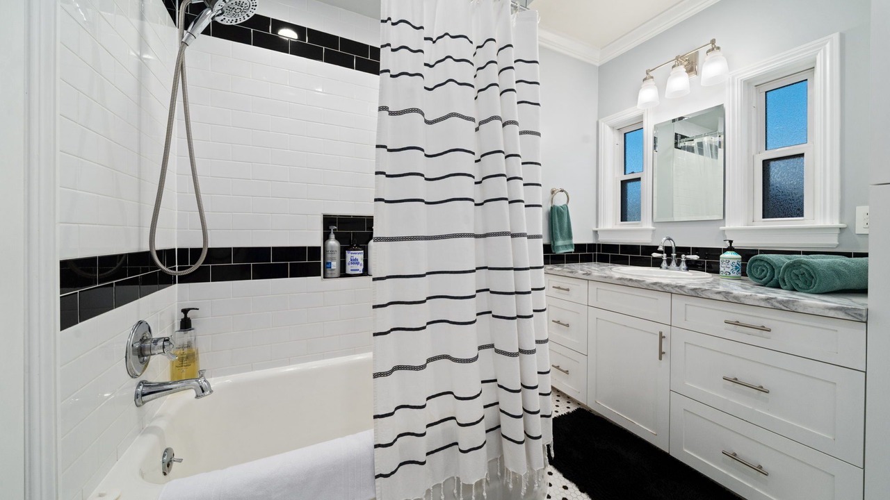 Photo of Bathroom in Lakewood Village
