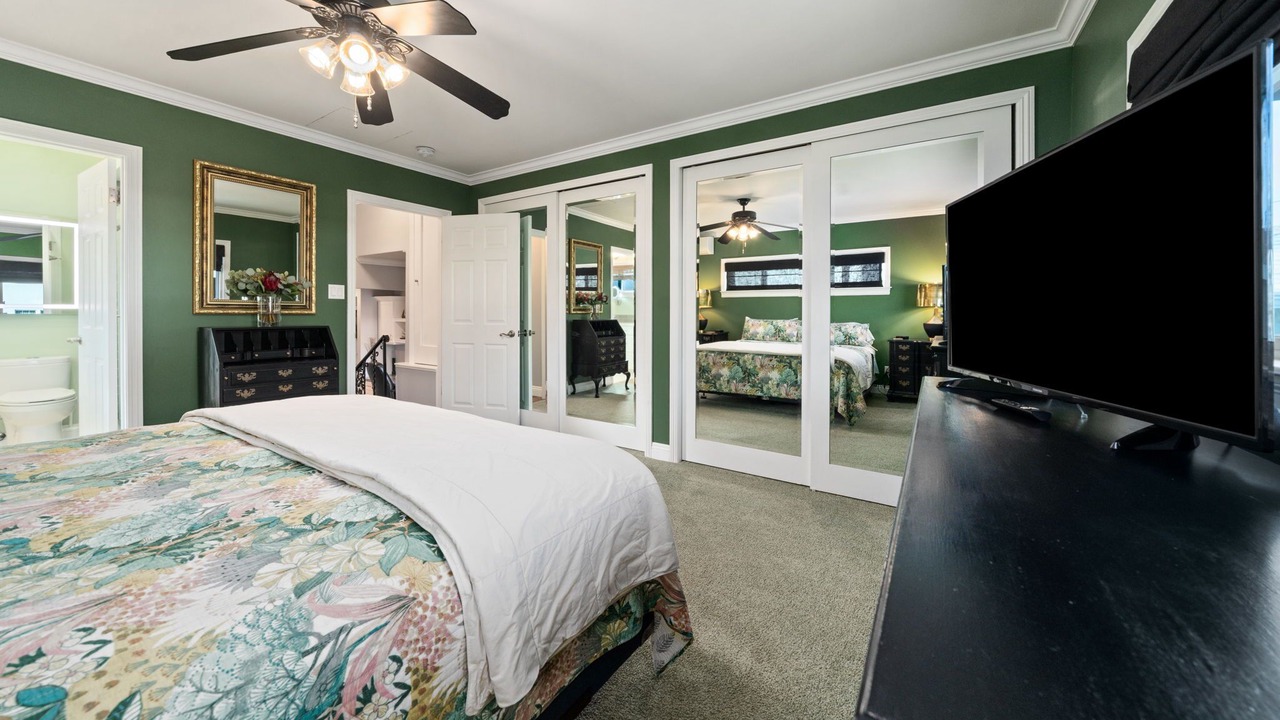 Photo of Bedroom in Lakewood Village