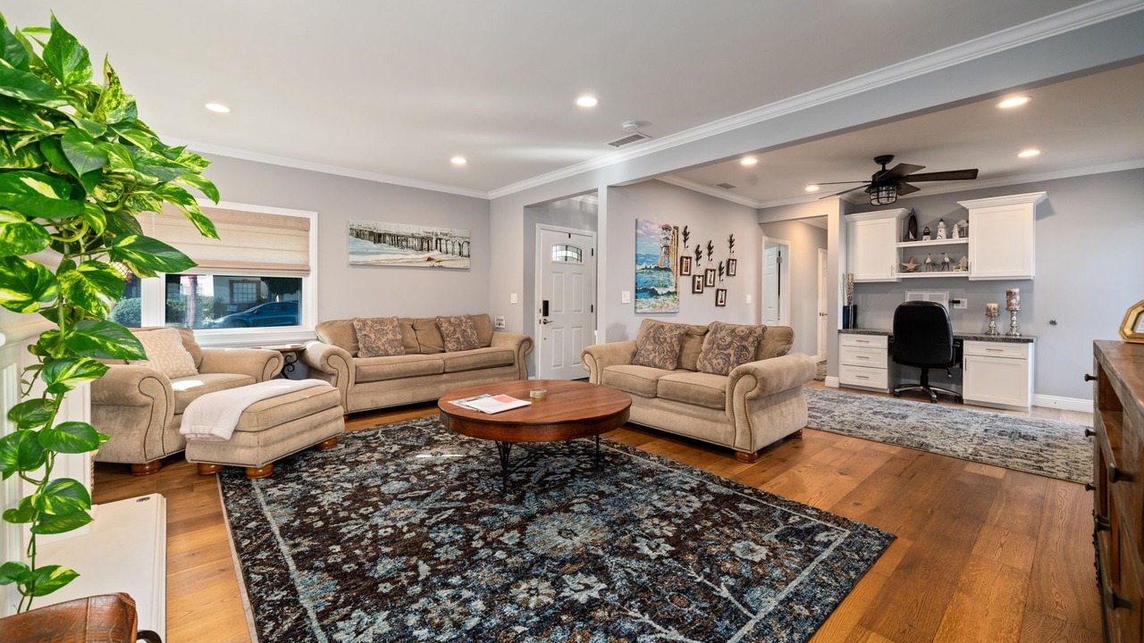 Photo of Livingroom in Lakewood Village