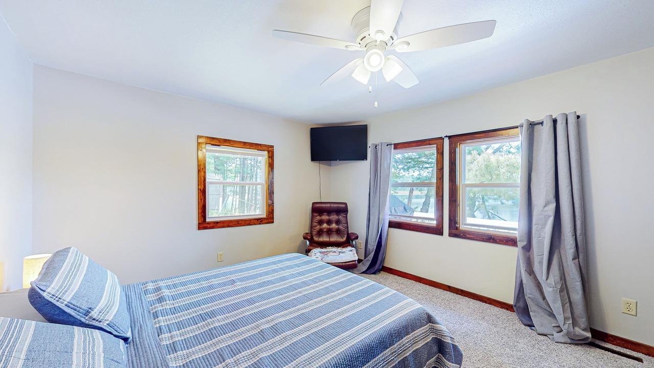 Photo of Bedroom in Deerwood