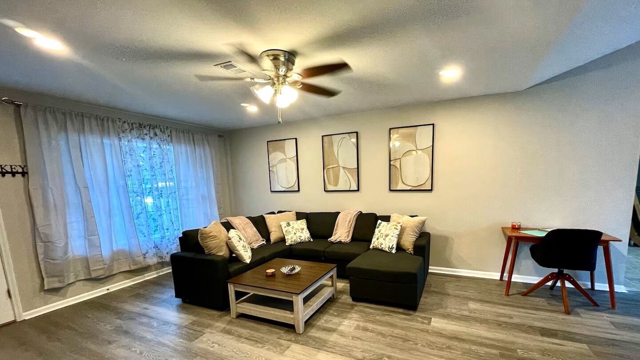 Photo of Livingroom in Gulf Hills