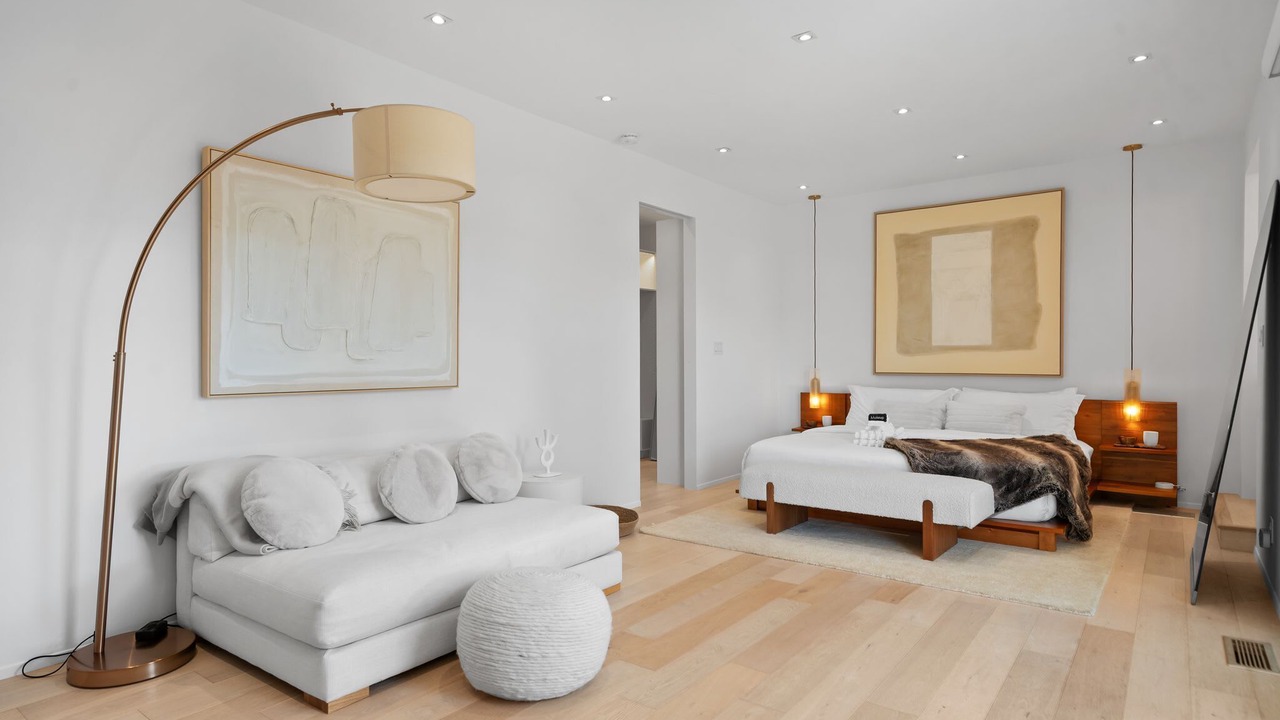 Photo of Bedroom in Hollywood Hills West