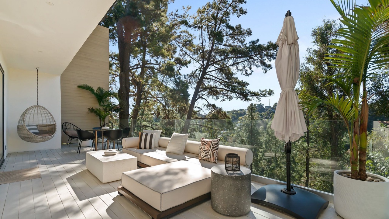 Photo of Bedroom in Hollywood Hills West