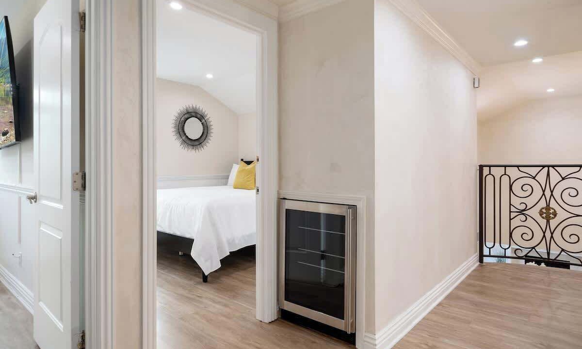 Photo of Bedroom in Woodland Hills