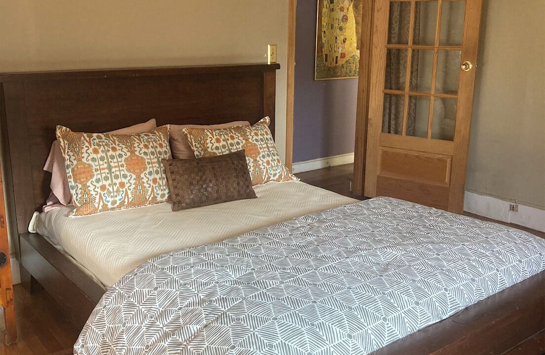 Photo of Bedroom in Roxbury