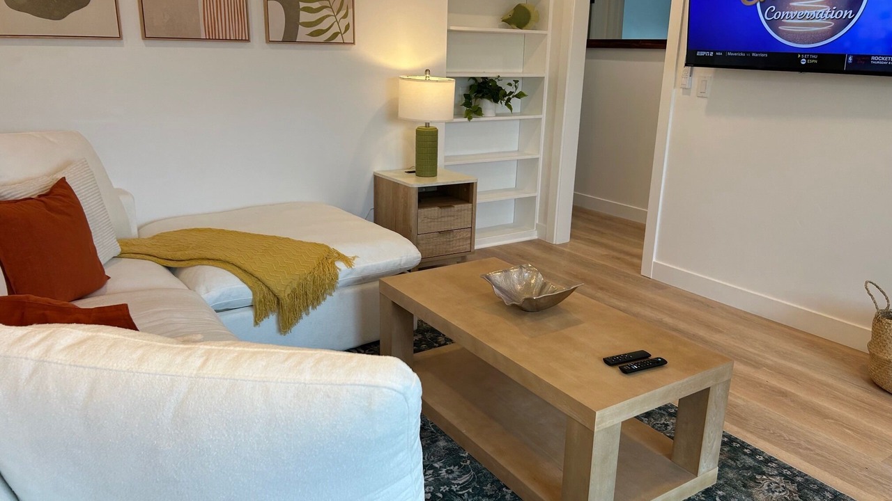 Photo of Livingroom in Westside