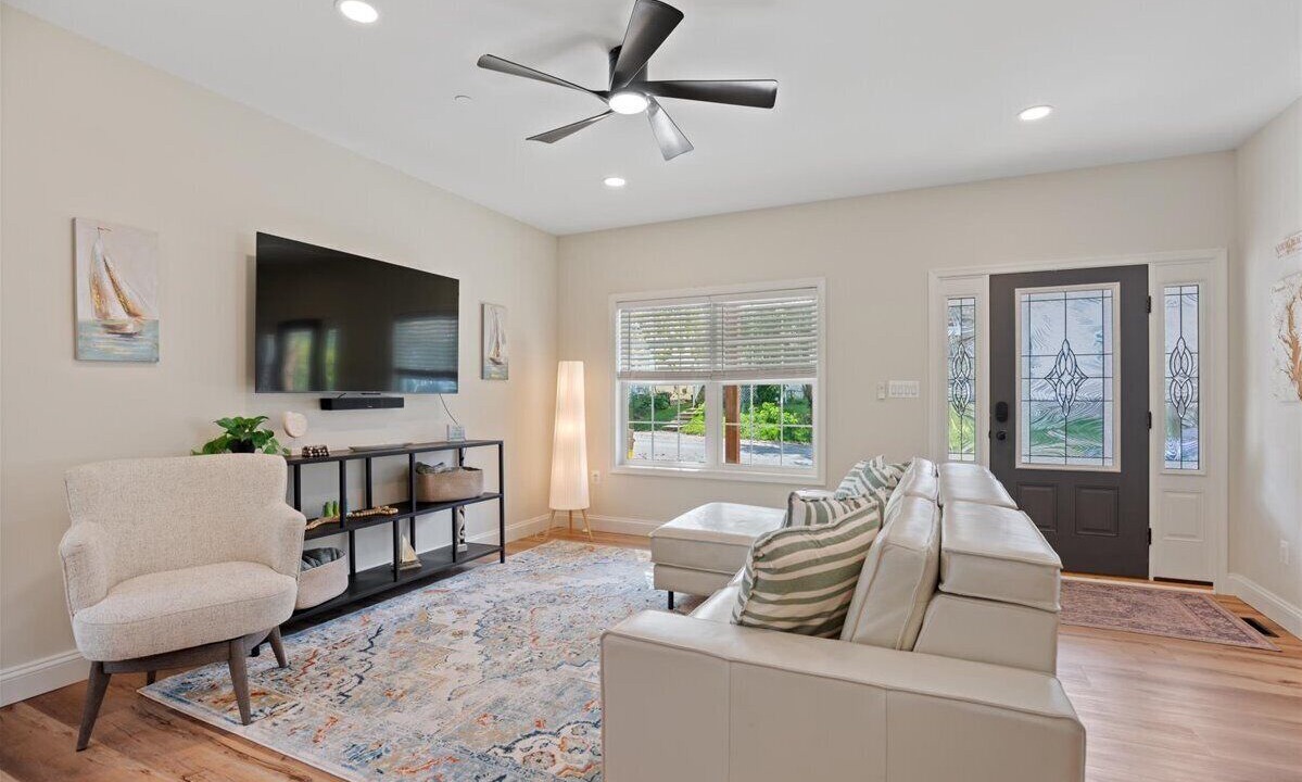 Photo of Livingroom in North Beach