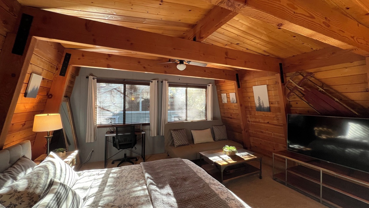 Photo of Bedroom in Summit Estates