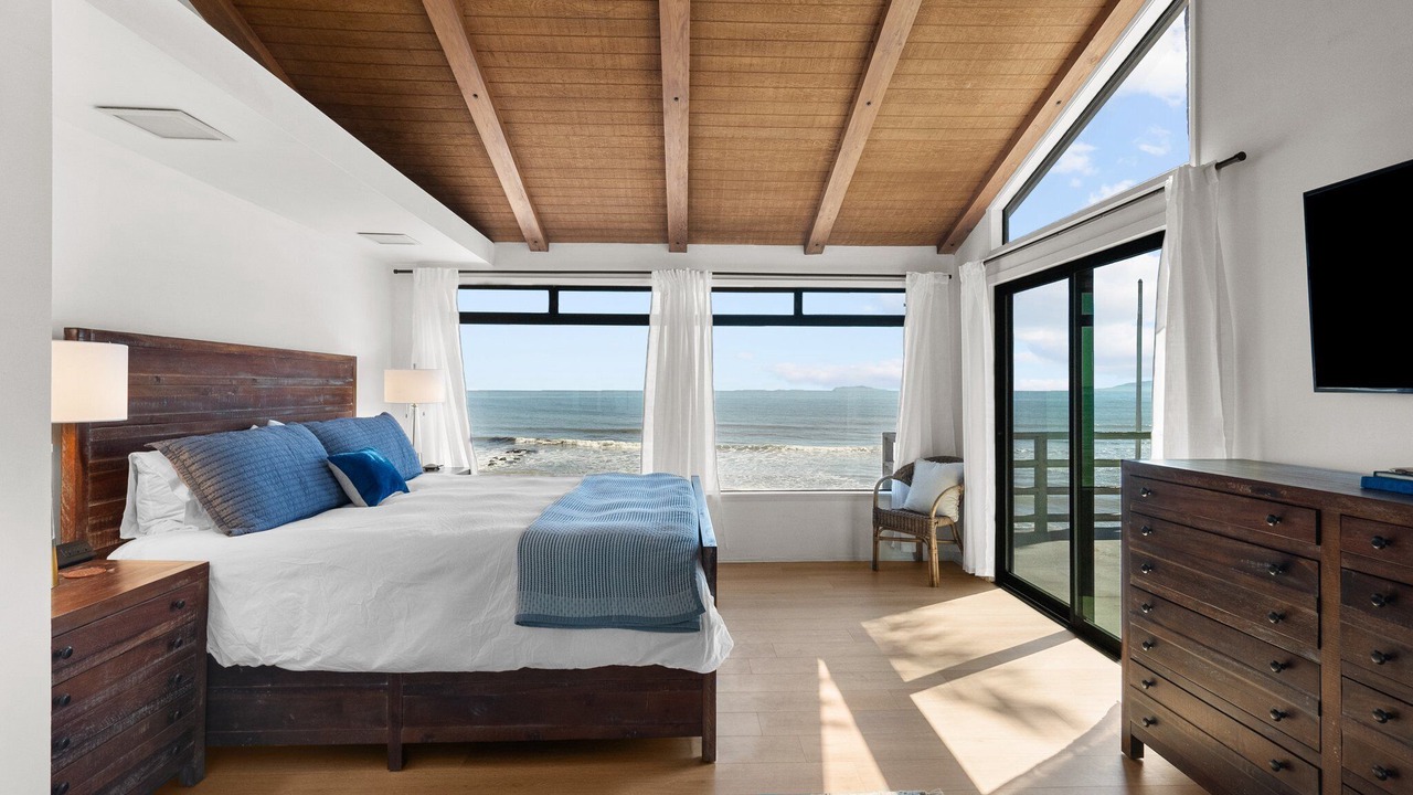 Photo of Bedroom in Faria Beach